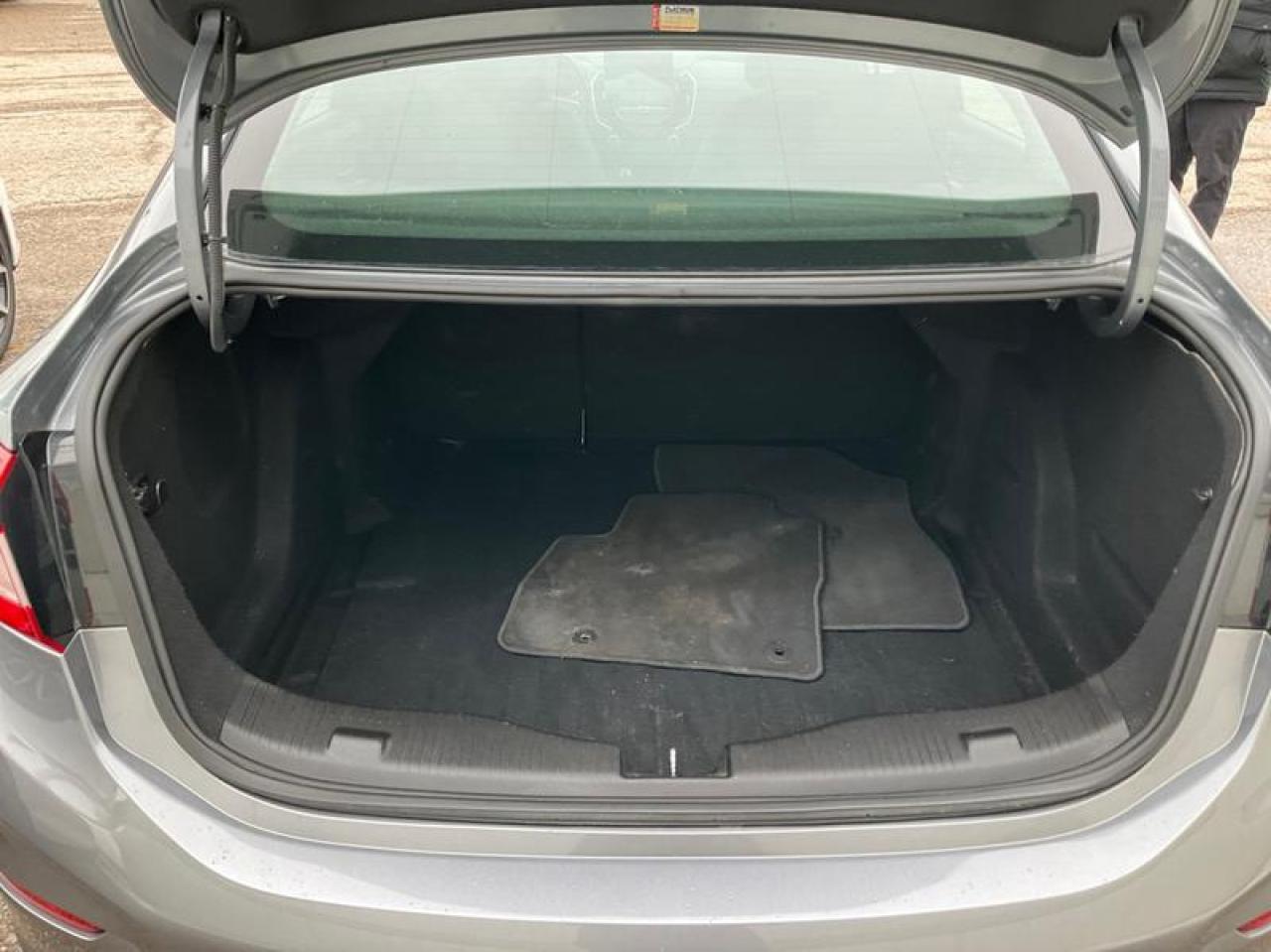 2018 Chevrolet Cruze Premier Photo