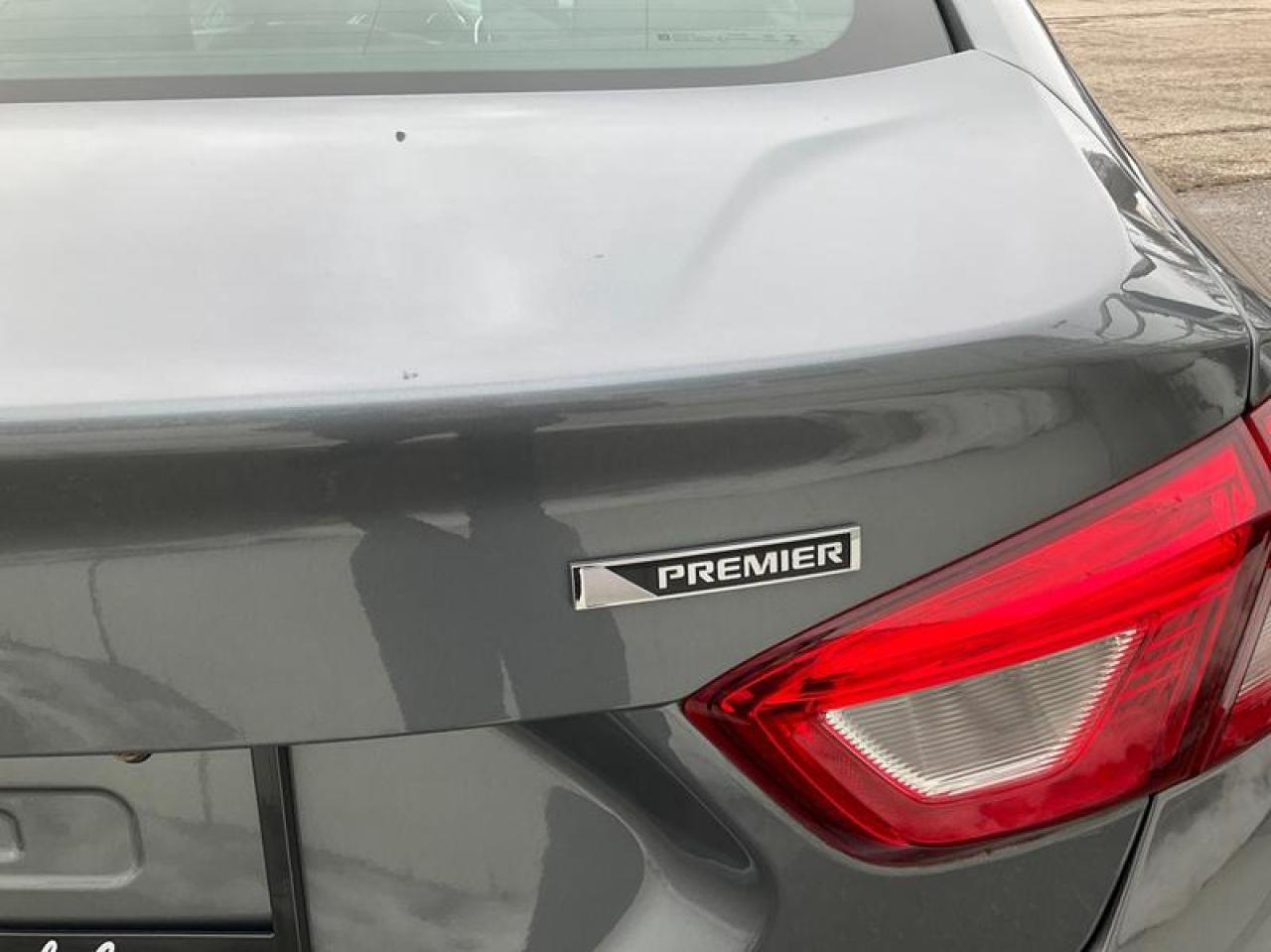 2018 Chevrolet Cruze Premier Photo