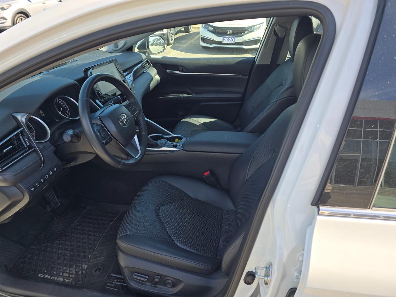 2024 Toyota Camry Hybrid XLE 4dr Sedan Photo