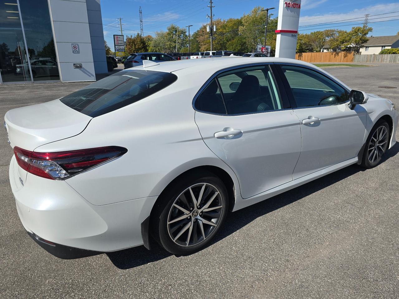 2024 Toyota Camry Hybrid XLE 4dr Sedan Photo