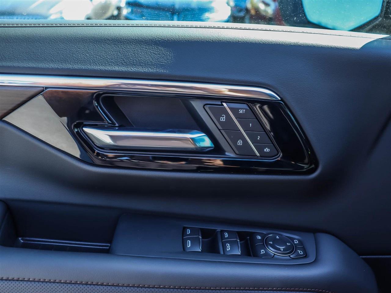 2025 Chevrolet Tahoe 4WD 4dr High Country Photo