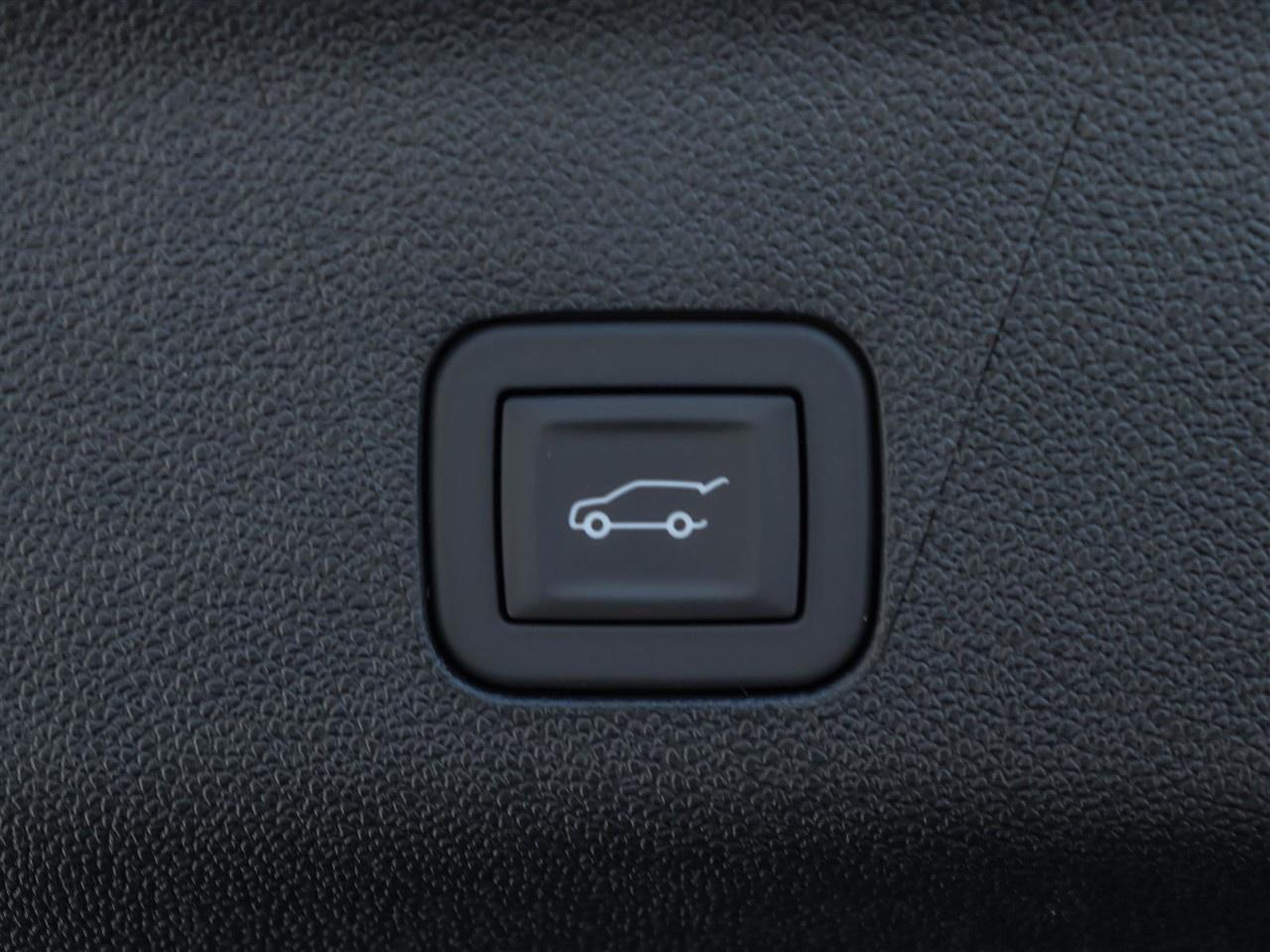 2025 Chevrolet Tahoe 4WD 4dr High Country Photo