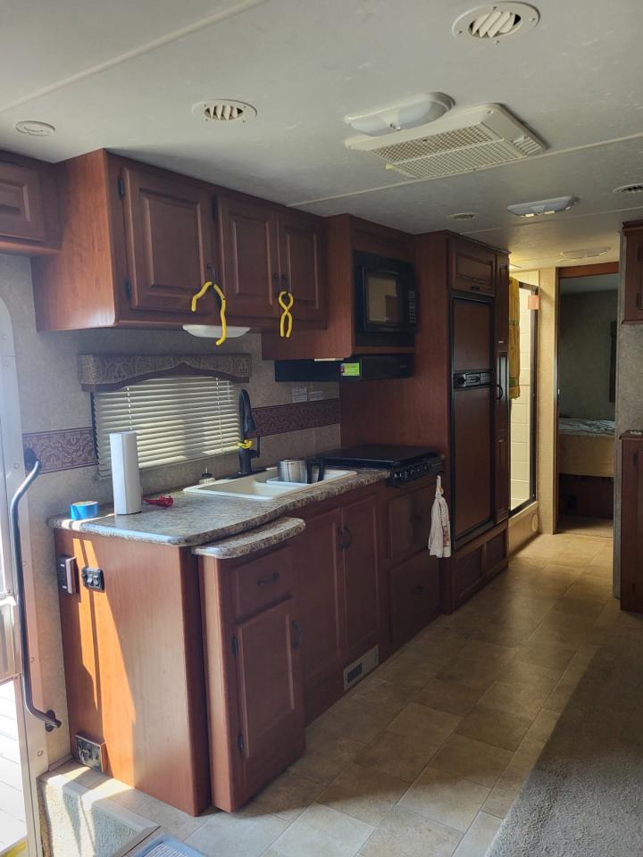 2009 Ford FOUR WINDS HURRICANE RV  Photo