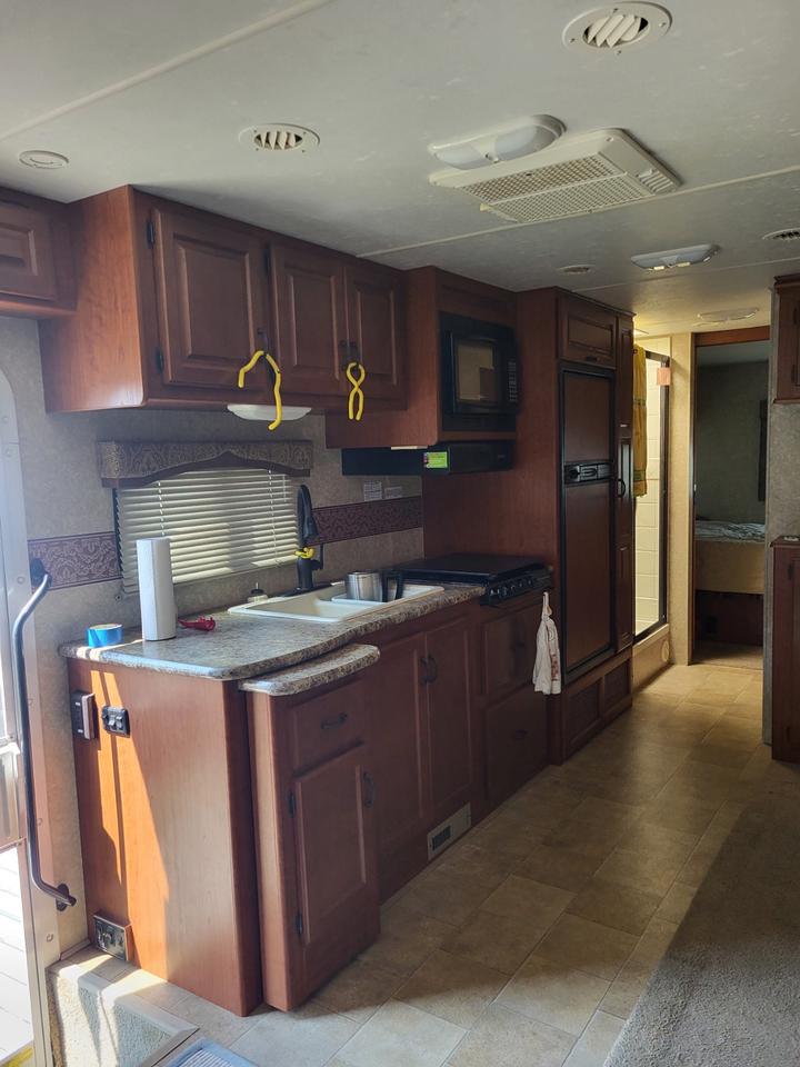 2009 Ford FOUR WINDS HURRICANE RV  Photo