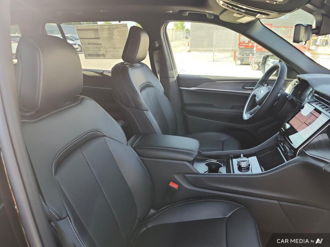 2025 Jeep Grand Cherokee L Limited 4dr 4x4 Photo