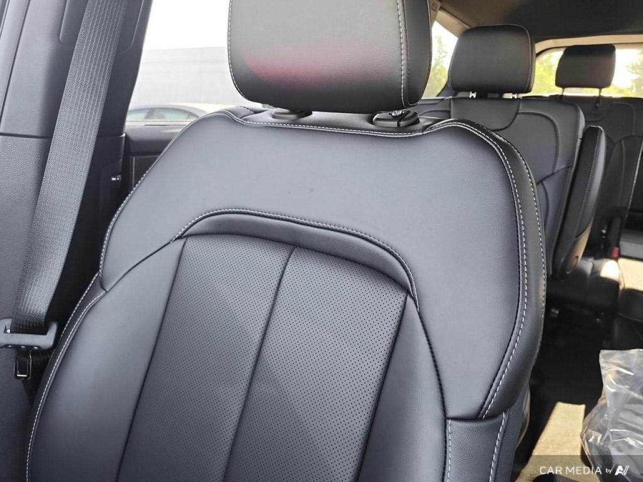 2025 Jeep Grand Cherokee L Limited 4dr 4x4 Photo