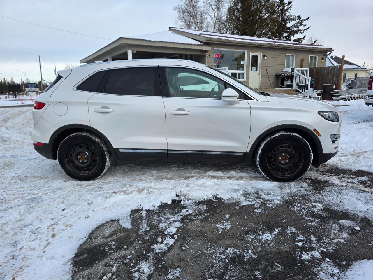 2019 Lincoln MKC Select 4dr All-wheel Drive Photo4