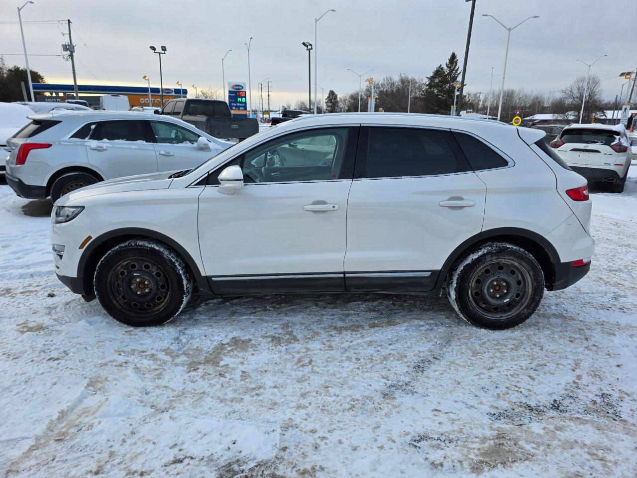 2019 Lincoln MKC Select 4dr All-wheel Drive Photo3