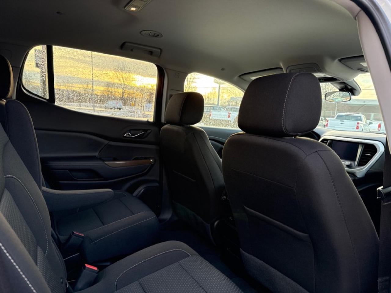 2023 GMC Acadia SLE AWD Photo