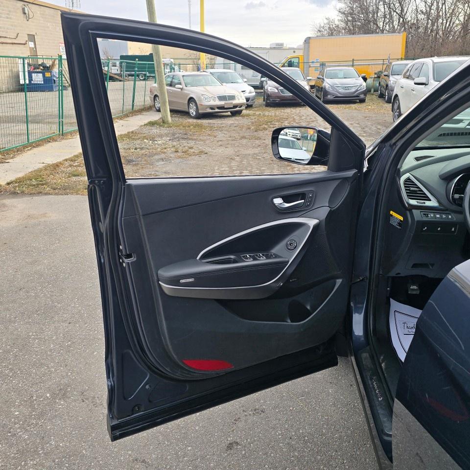 2018 Hyundai Santa Fe Sport 2.0T Limited AWD Photo