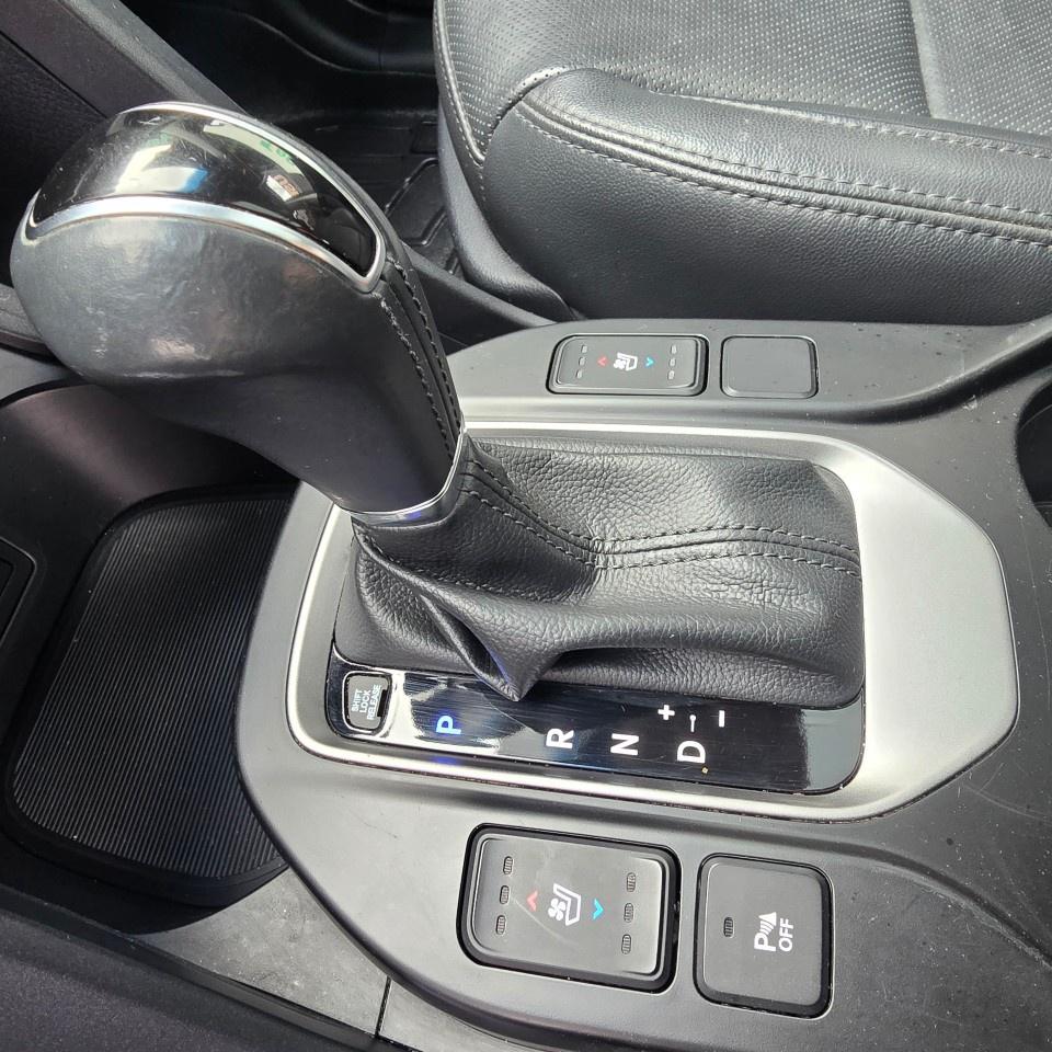 2018 Hyundai Santa Fe Sport 2.0T Limited AWD Photo