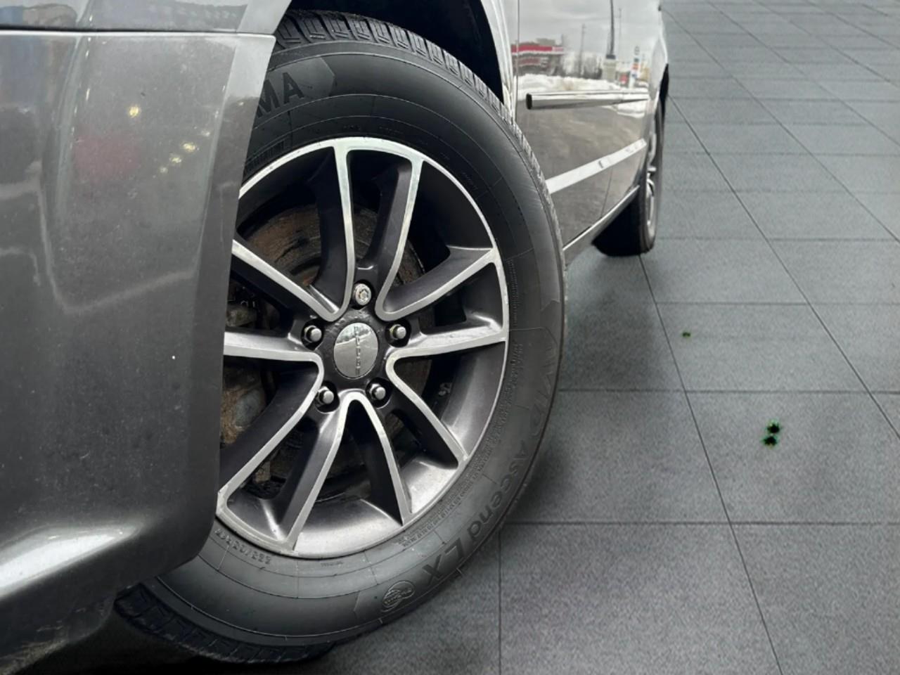 2017 Dodge Grand Caravan CVP/SXT Passenger Van Photo