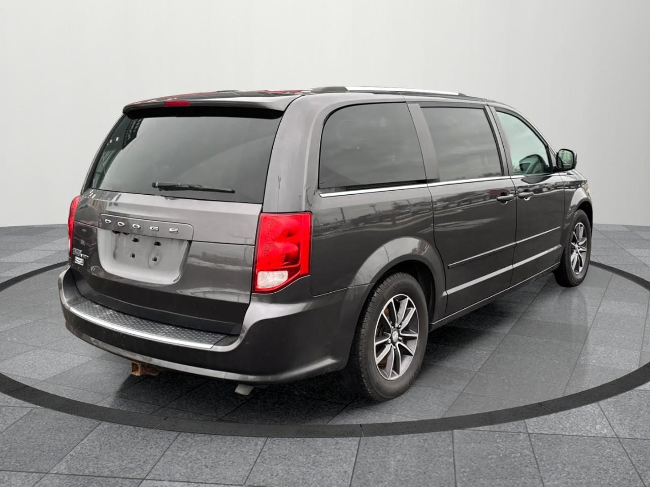 2017 Dodge Grand Caravan CVP/SXT Passenger Van Photo