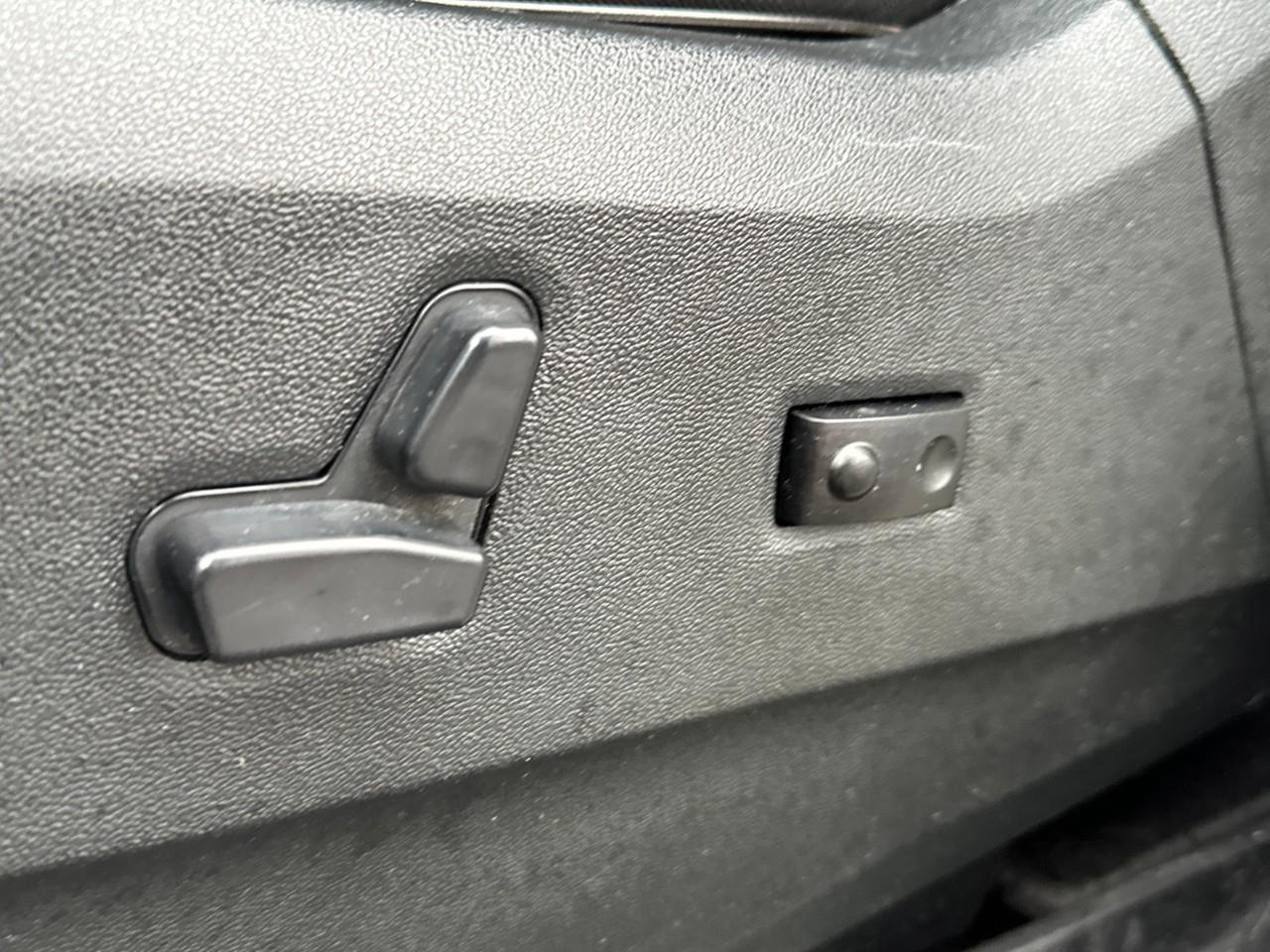 2017 Dodge Grand Caravan CVP/SXT Passenger Van Photo