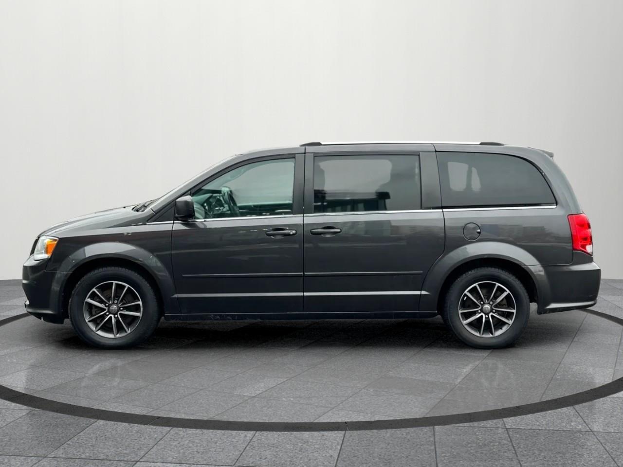2017 Dodge Grand Caravan CVP/SXT Passenger Van Photo2