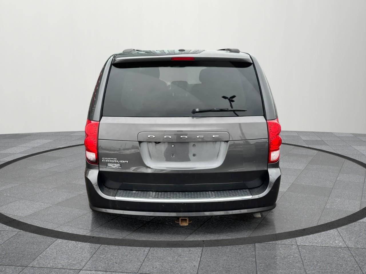2017 Dodge Grand Caravan CVP/SXT Passenger Van Photo4