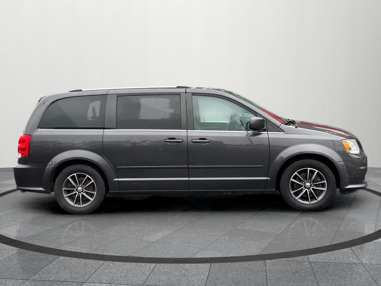 2017 Dodge Grand Caravan CVP/SXT Passenger Van Photo