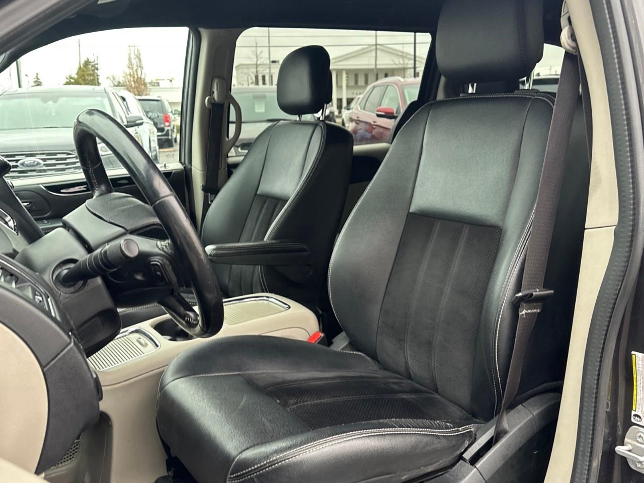 2017 Dodge Grand Caravan CVP/SXT Passenger Van Photo