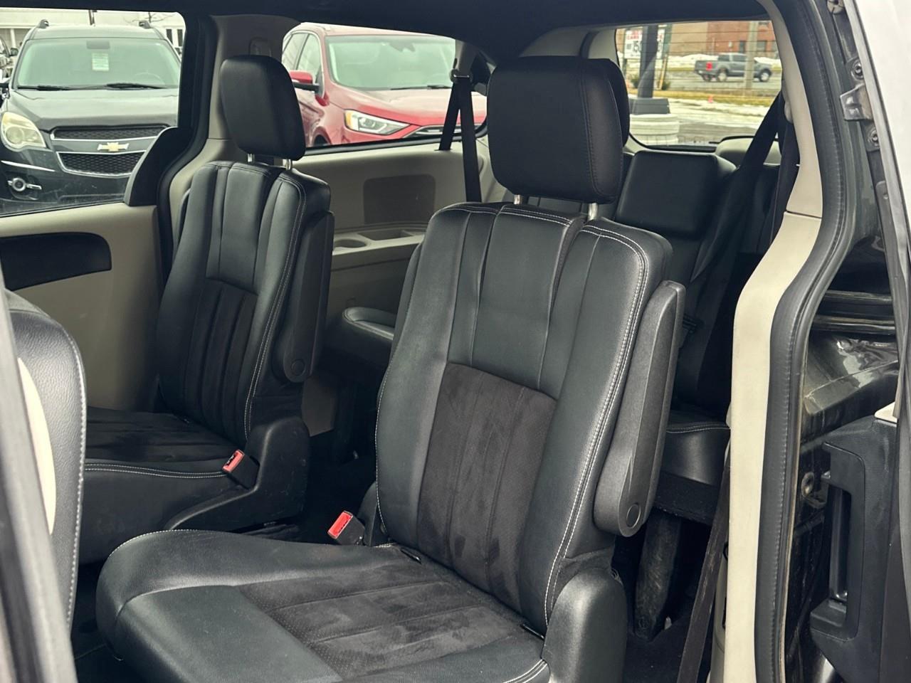 2017 Dodge Grand Caravan CVP/SXT Passenger Van Photo
