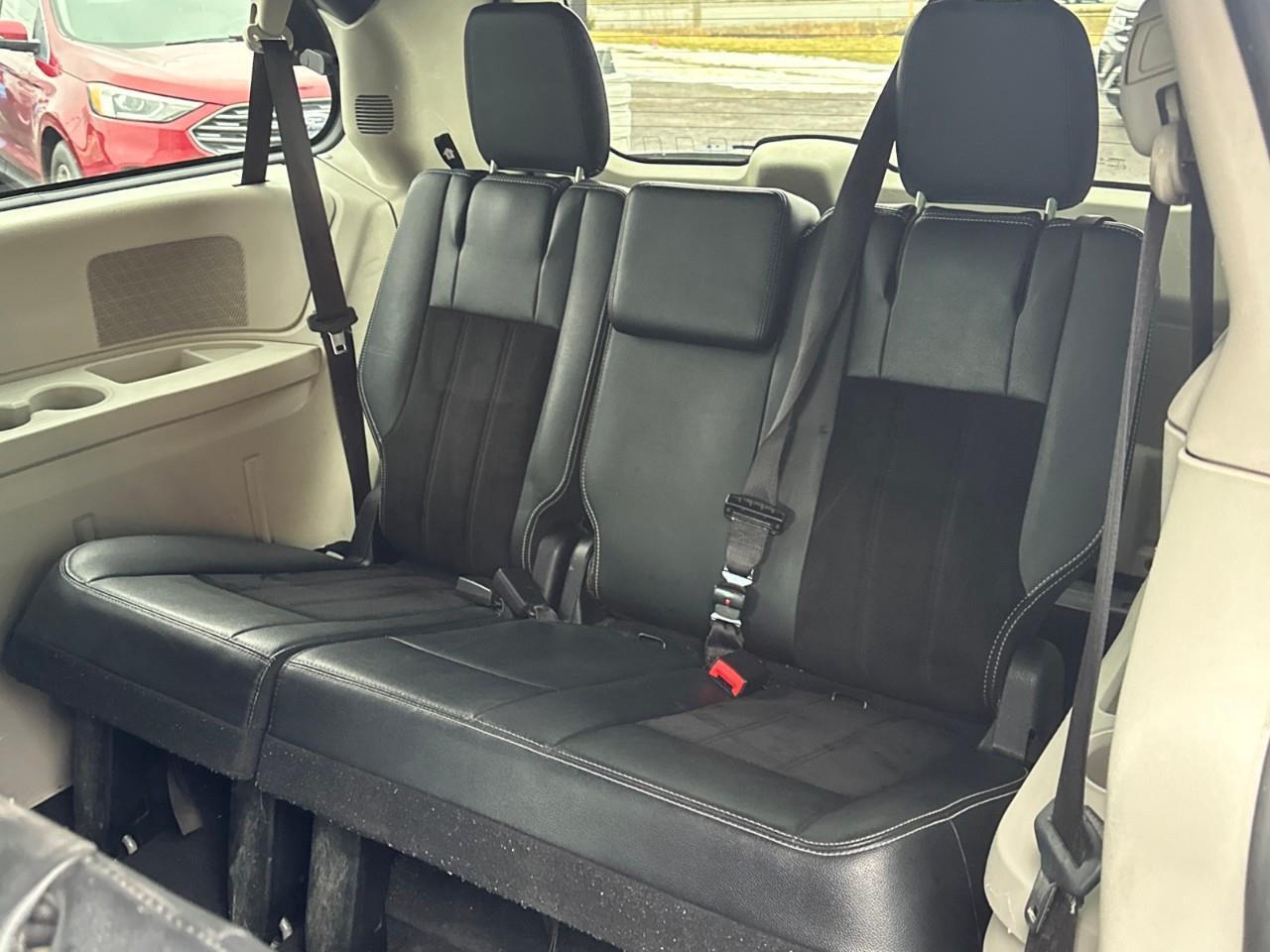 2017 Dodge Grand Caravan CVP/SXT Passenger Van Photo