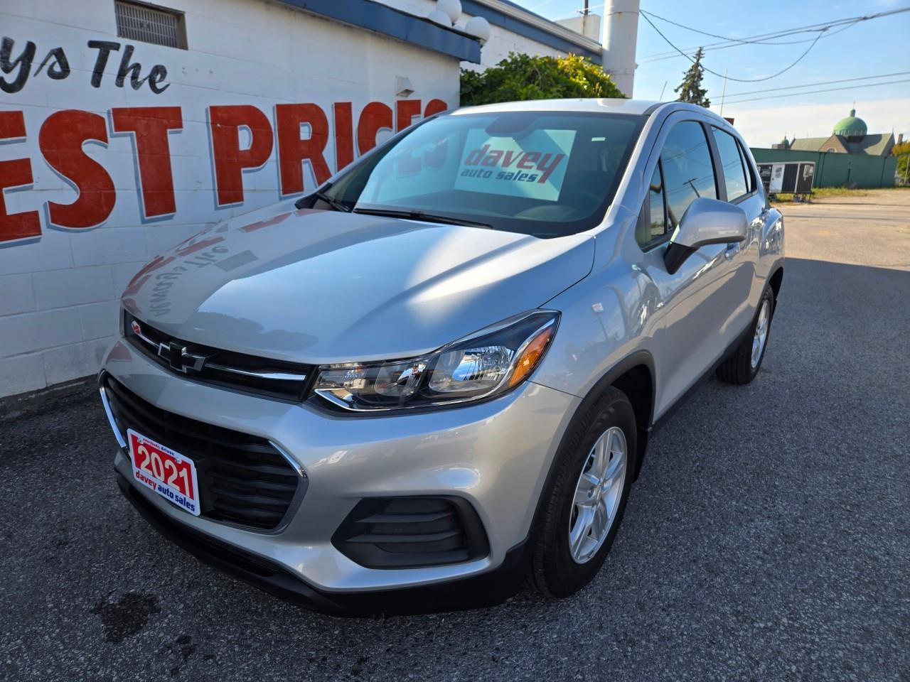 2021 Chevrolet Trax LS Front-Wheel Drive Photo0