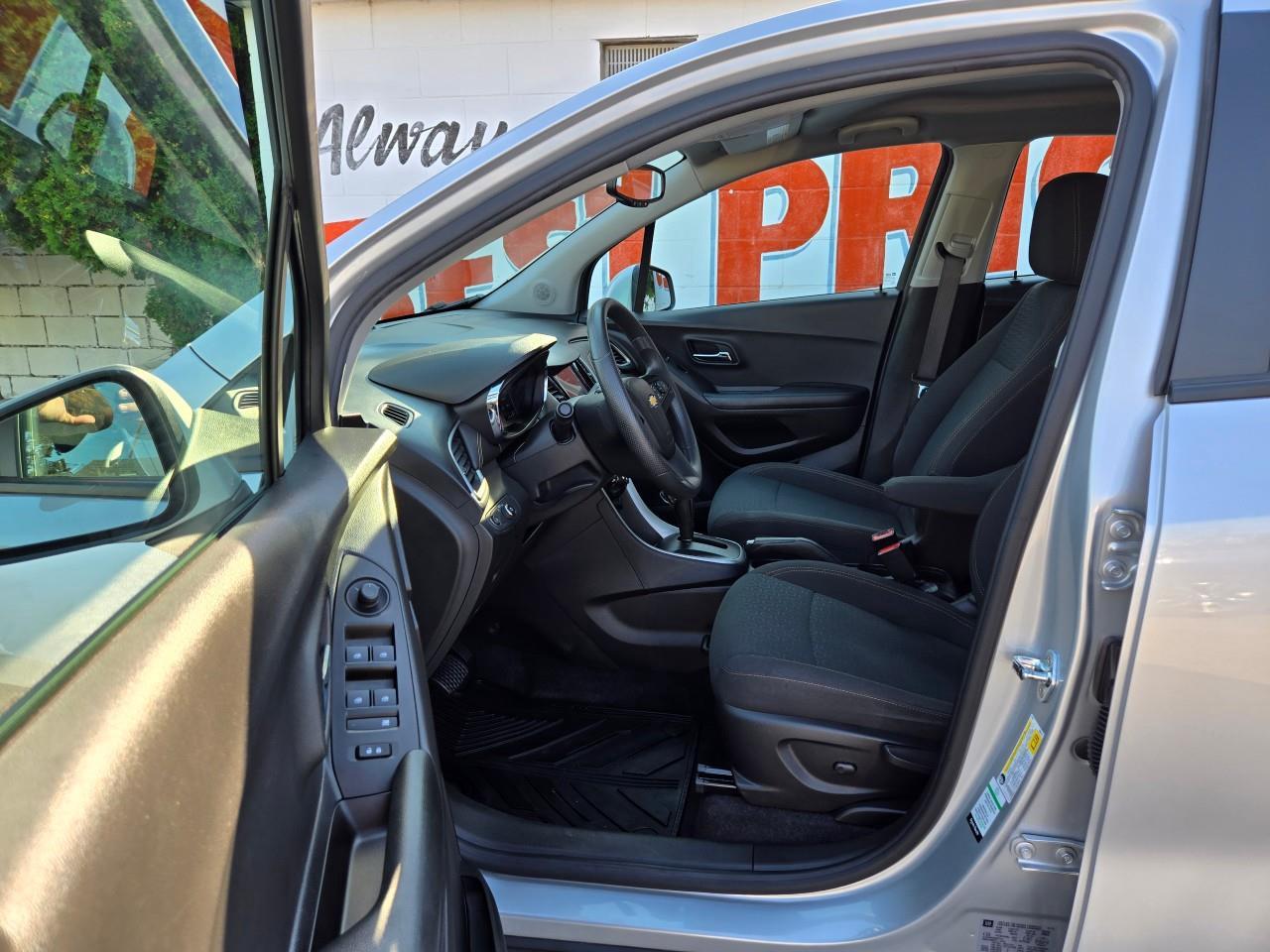 2021 Chevrolet Trax LS Front-Wheel Drive Photo