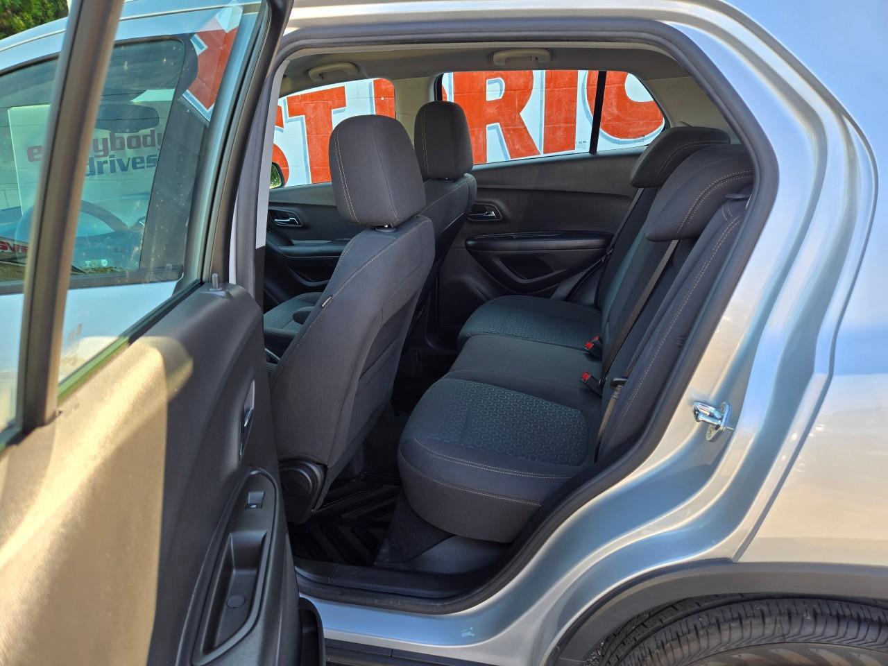 2021 Chevrolet Trax LS Front-Wheel Drive Photo