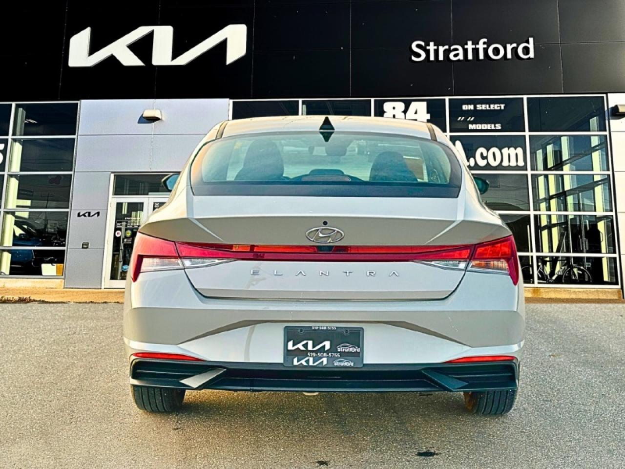 2023 Hyundai Elantra Preferred Photo3