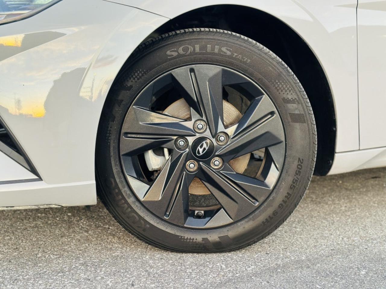 2023 Hyundai Elantra Preferred Photo