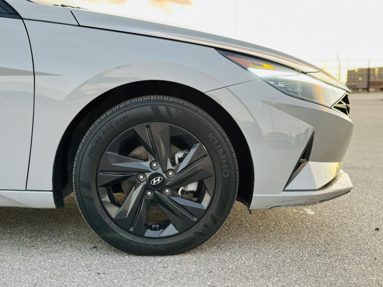 2023 Hyundai Elantra Preferred Photo