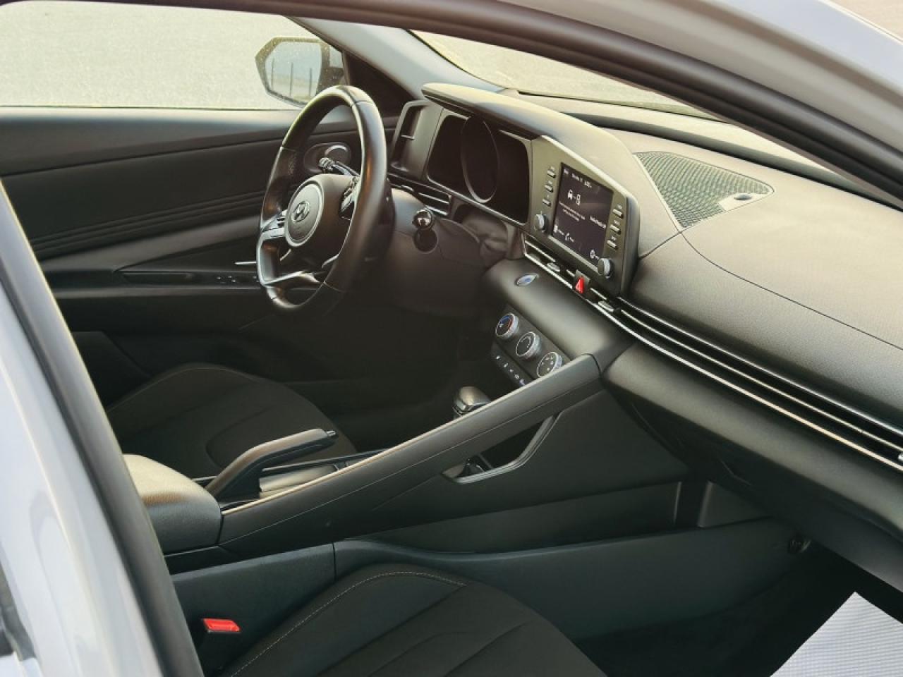 2023 Hyundai Elantra Preferred Photo