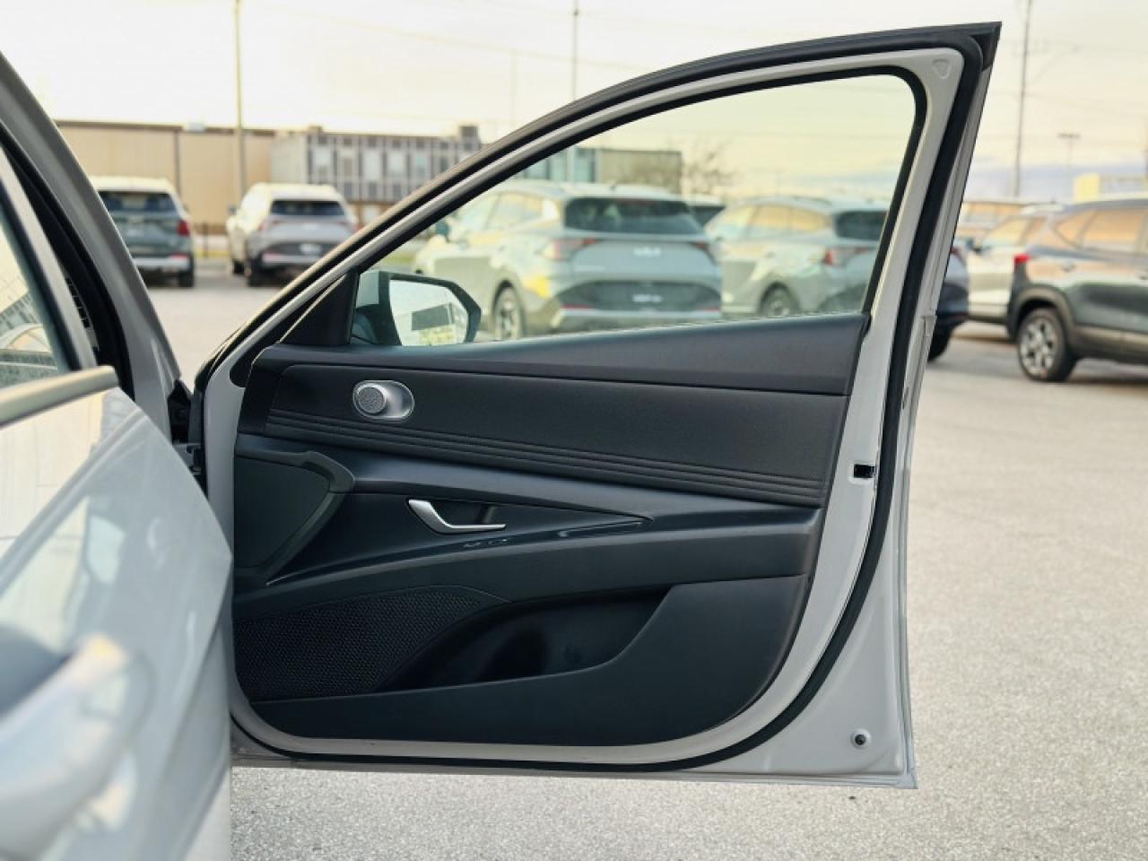 2023 Hyundai Elantra Preferred Photo