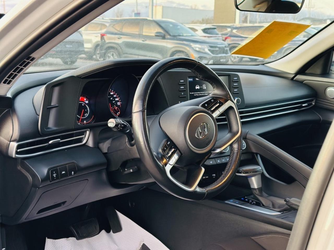 2023 Hyundai Elantra Preferred Photo