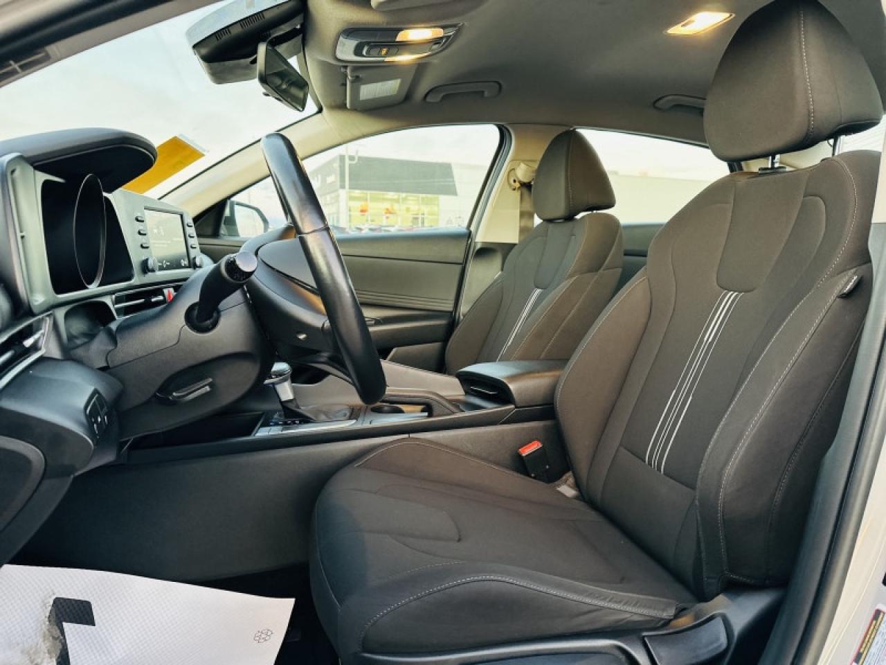 2023 Hyundai Elantra Preferred Photo