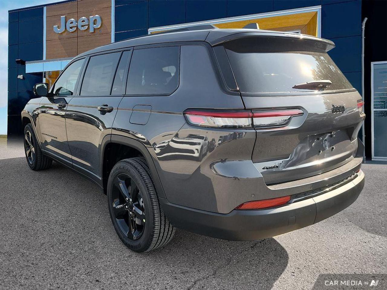 2025 Jeep Grand Cherokee L Laredo 4dr 4x4 Photo3