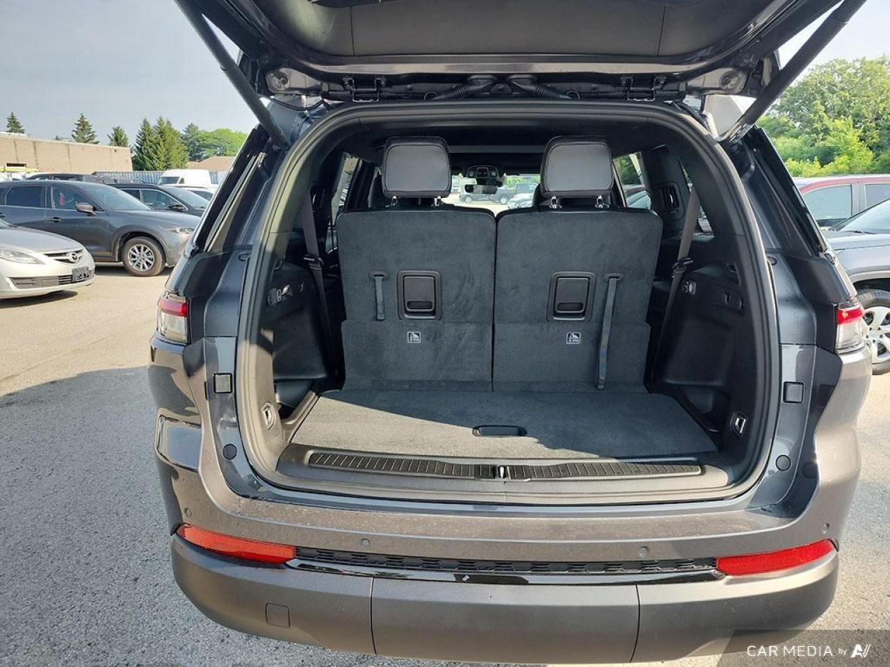 2025 Jeep Grand Cherokee L Laredo 4dr 4x4 Photo