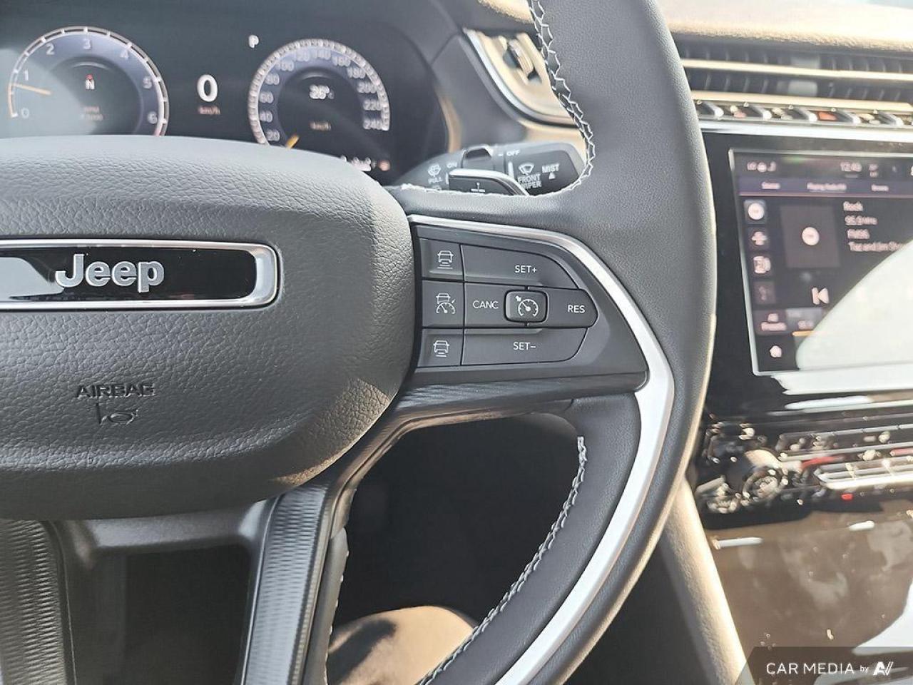 2025 Jeep Grand Cherokee L Laredo 4dr 4x4 Photo