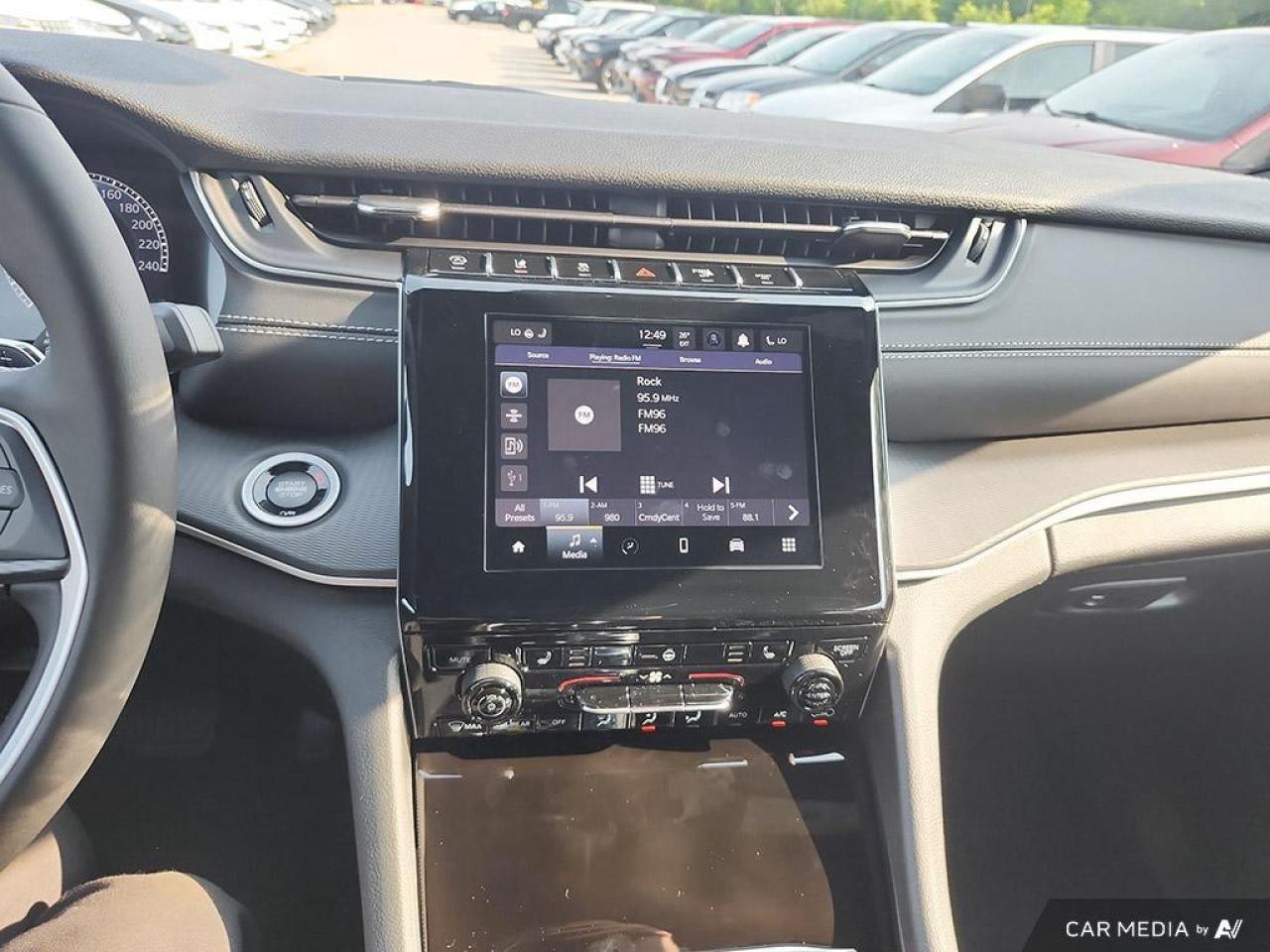 2025 Jeep Grand Cherokee L Laredo 4dr 4x4 Photo