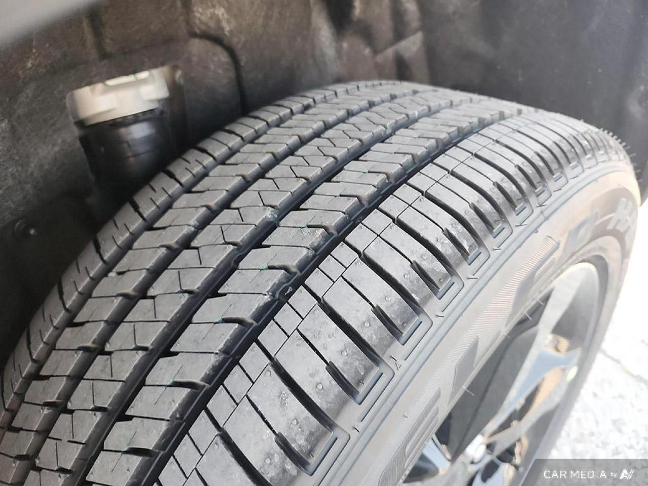 2025 Jeep Grand Cherokee L Laredo 4dr 4x4 Photo