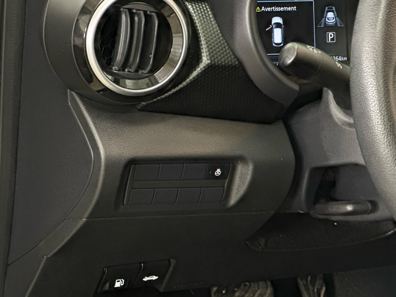 2024 Nissan Kicks SV 4dr Front-Wheel Drive Photo