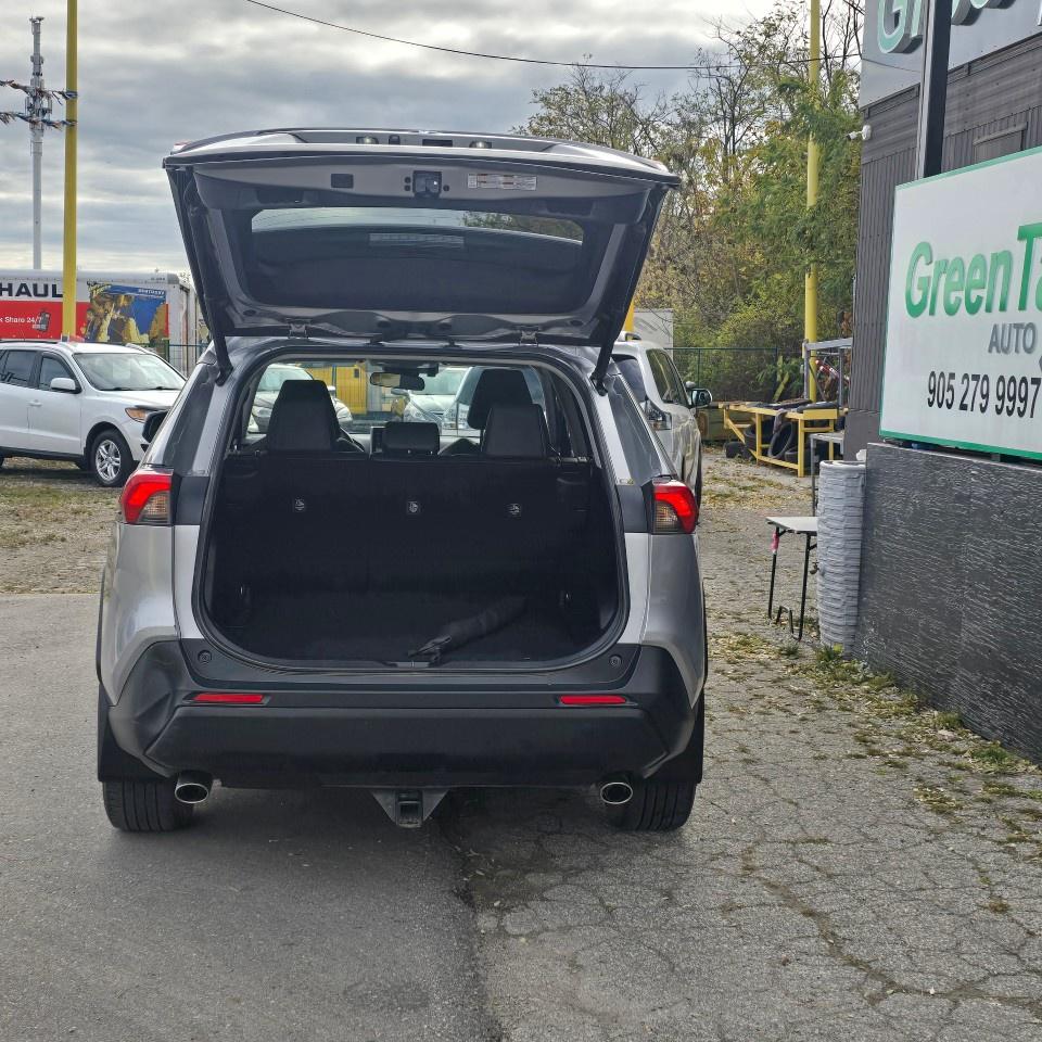 2020 Toyota RAV4 XLE AWD Photo