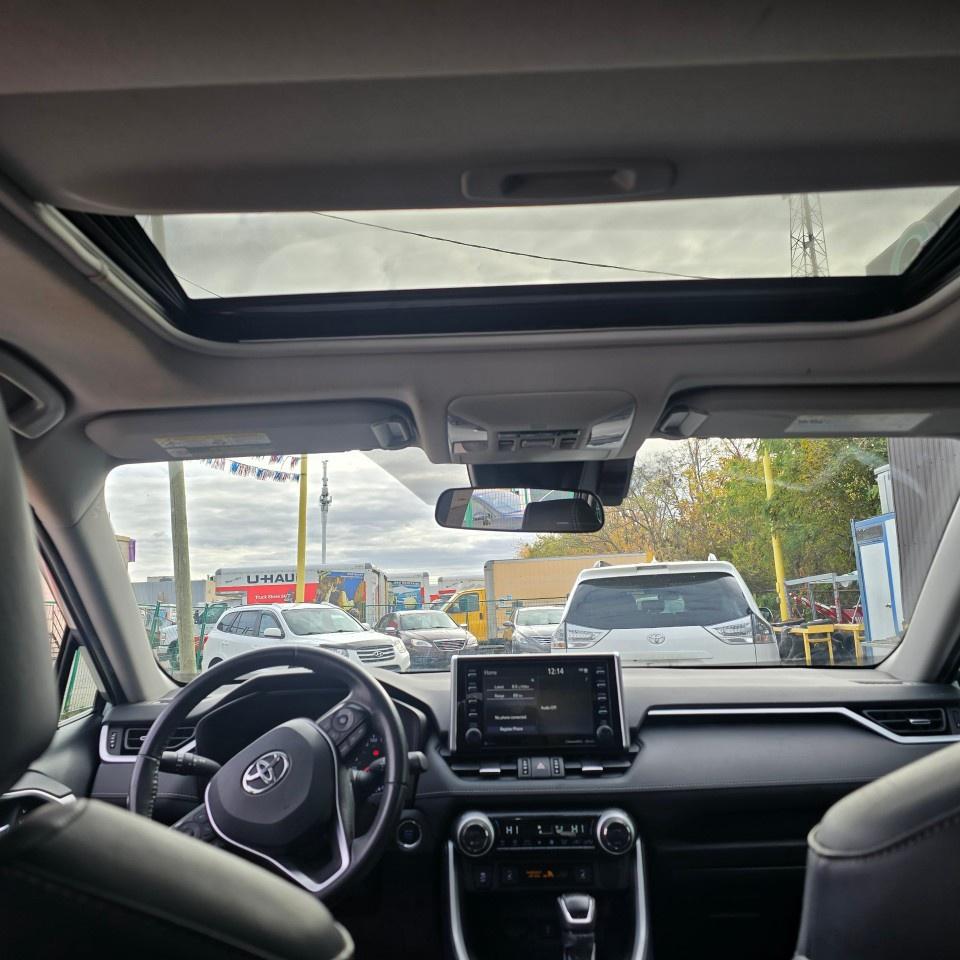 2020 Toyota RAV4 XLE AWD Photo