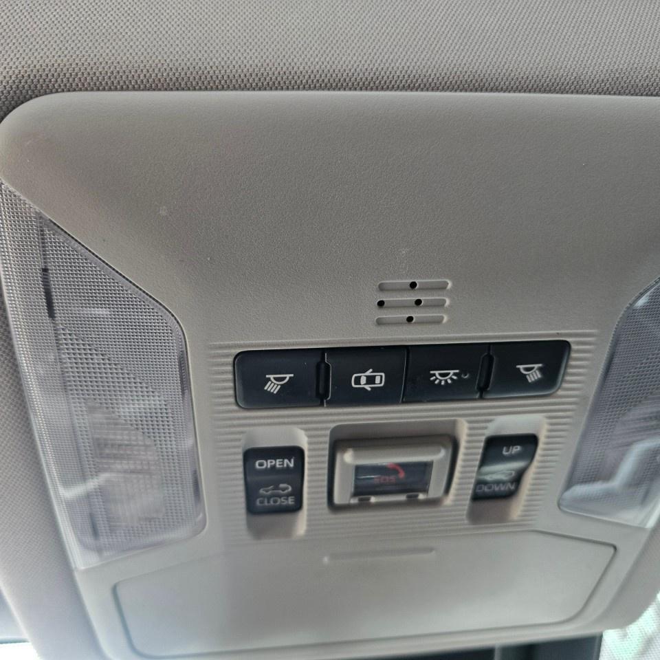 2020 Toyota RAV4 XLE AWD Photo