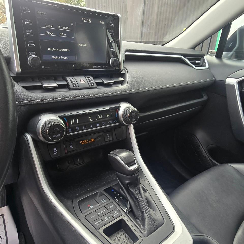 2020 Toyota RAV4 XLE AWD Photo