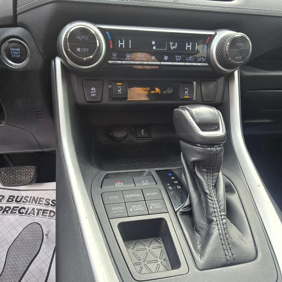 2020 Toyota RAV4 XLE AWD Photo