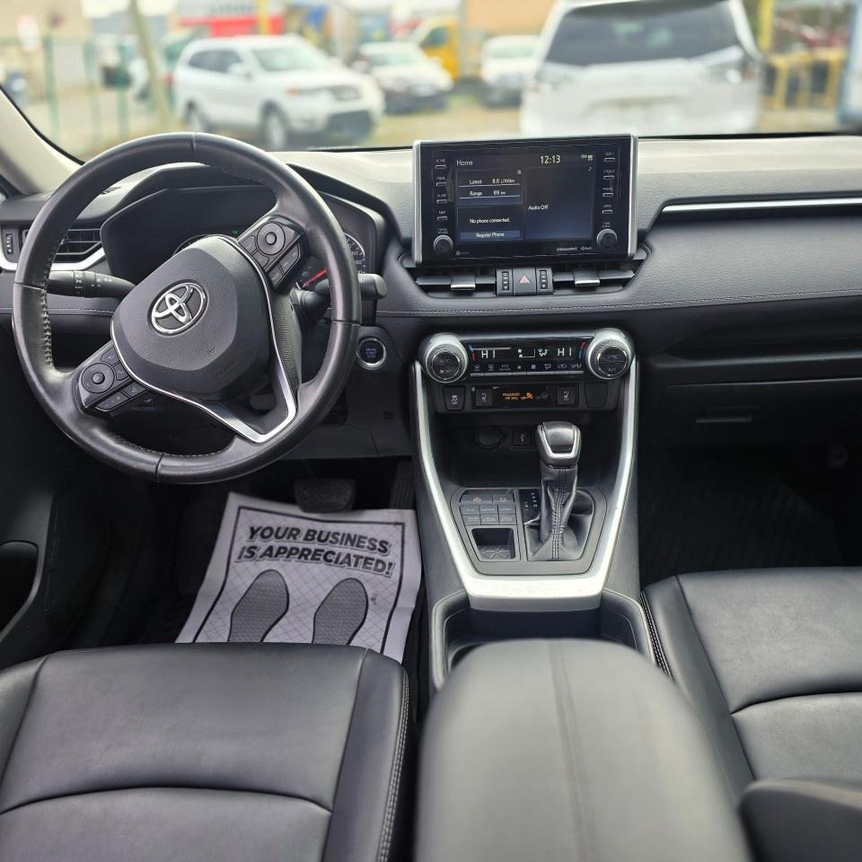 2020 Toyota RAV4 XLE AWD Photo