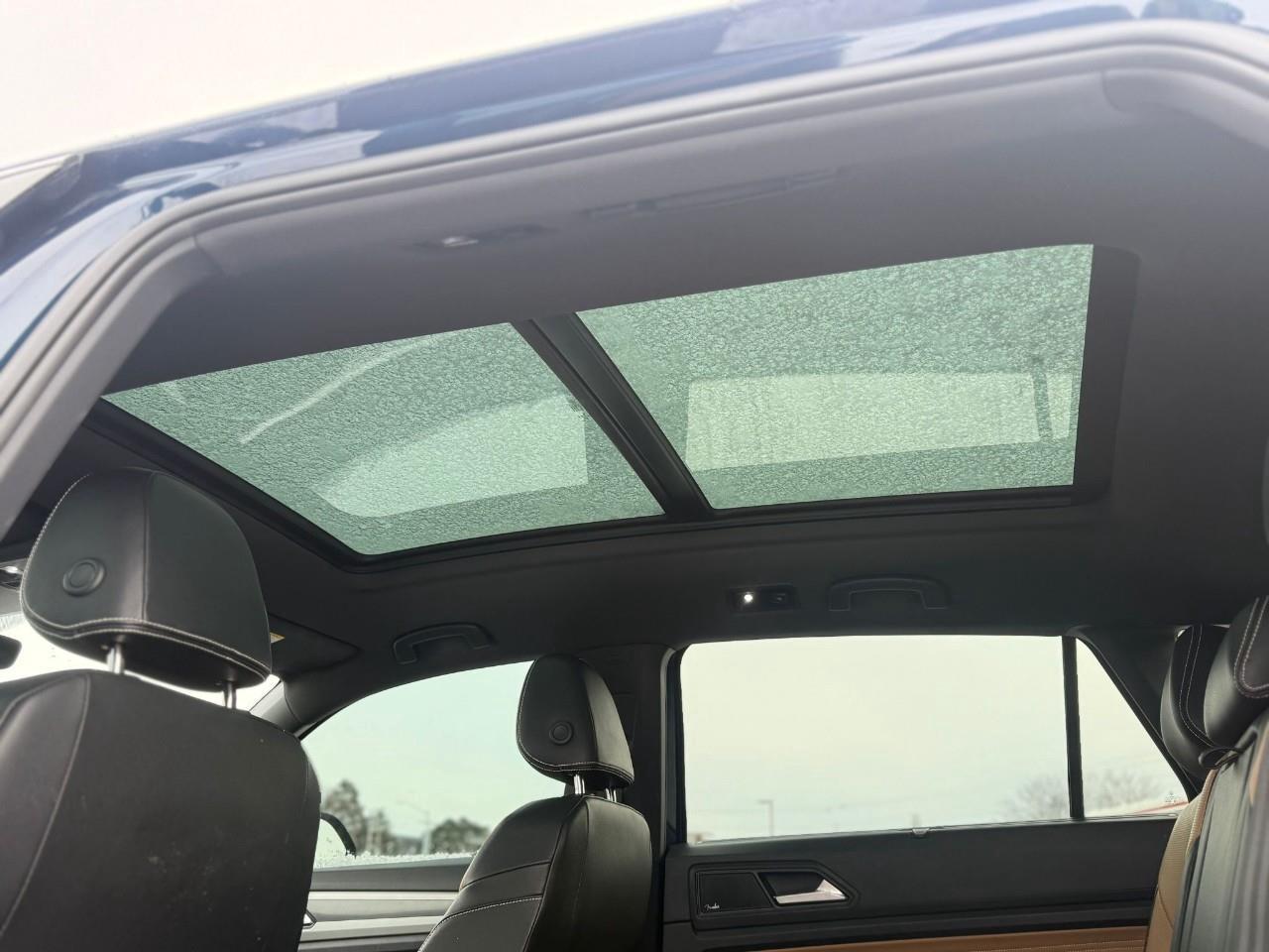 2023 Volkswagen Atlas Cross Sport 3.6 FSI Execline 4dr All-Wheel Drive 4MOTION Photo