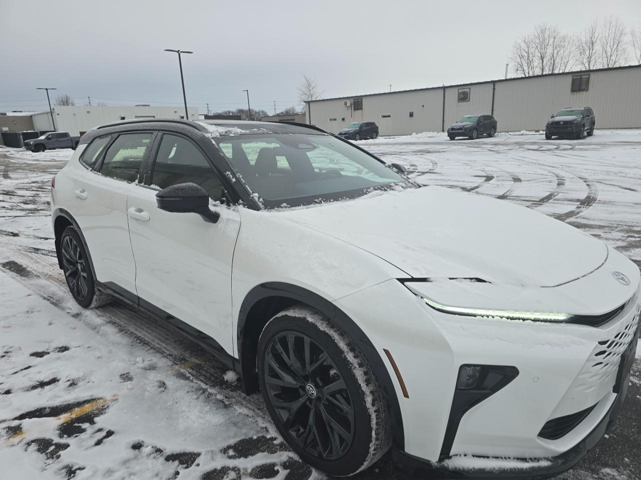 2025 Toyota Crown Signia Limited 4dr All-Wheel Drive Photo3