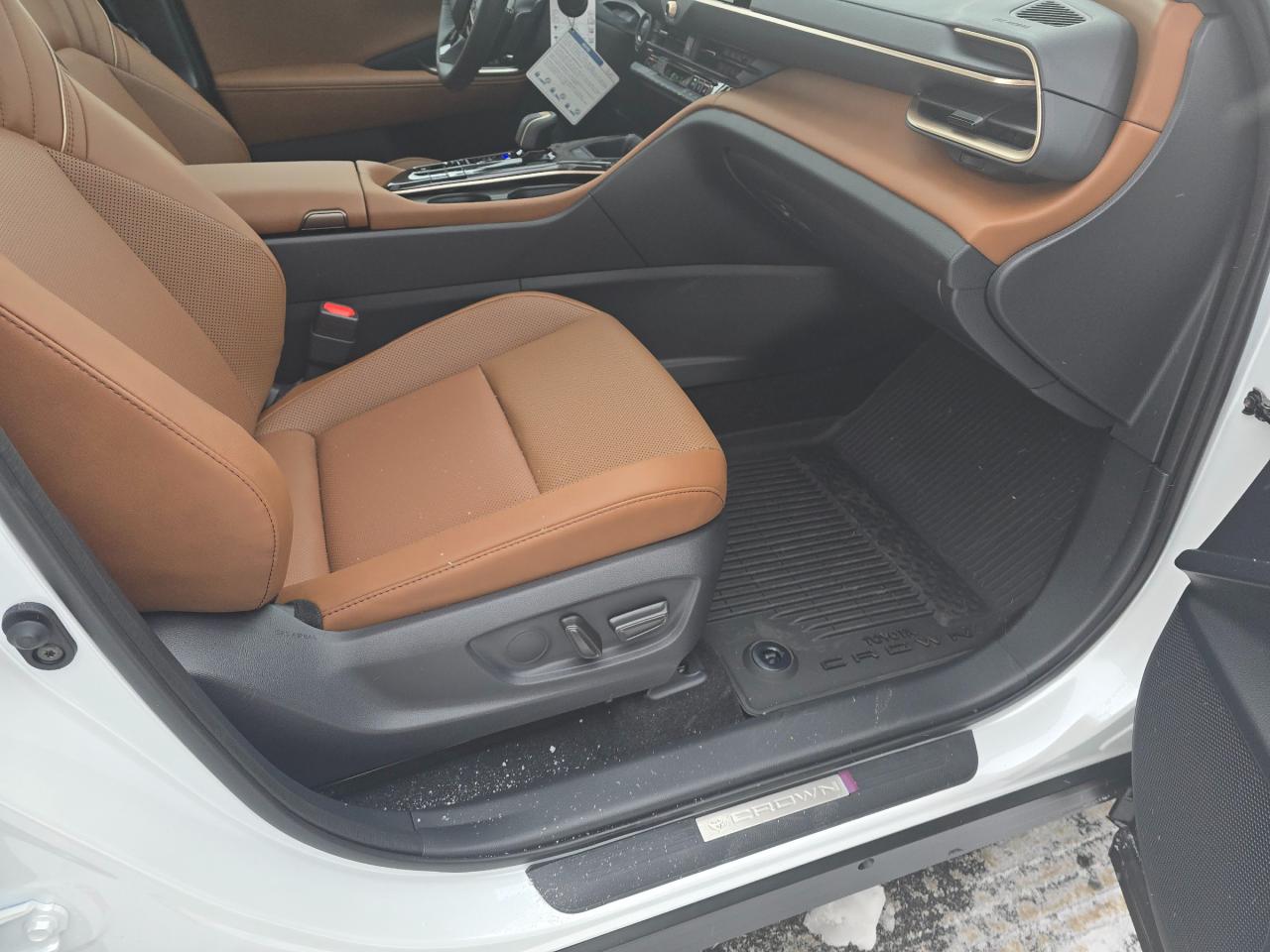 2025 Toyota Crown Signia Limited 4dr All-Wheel Drive Photo