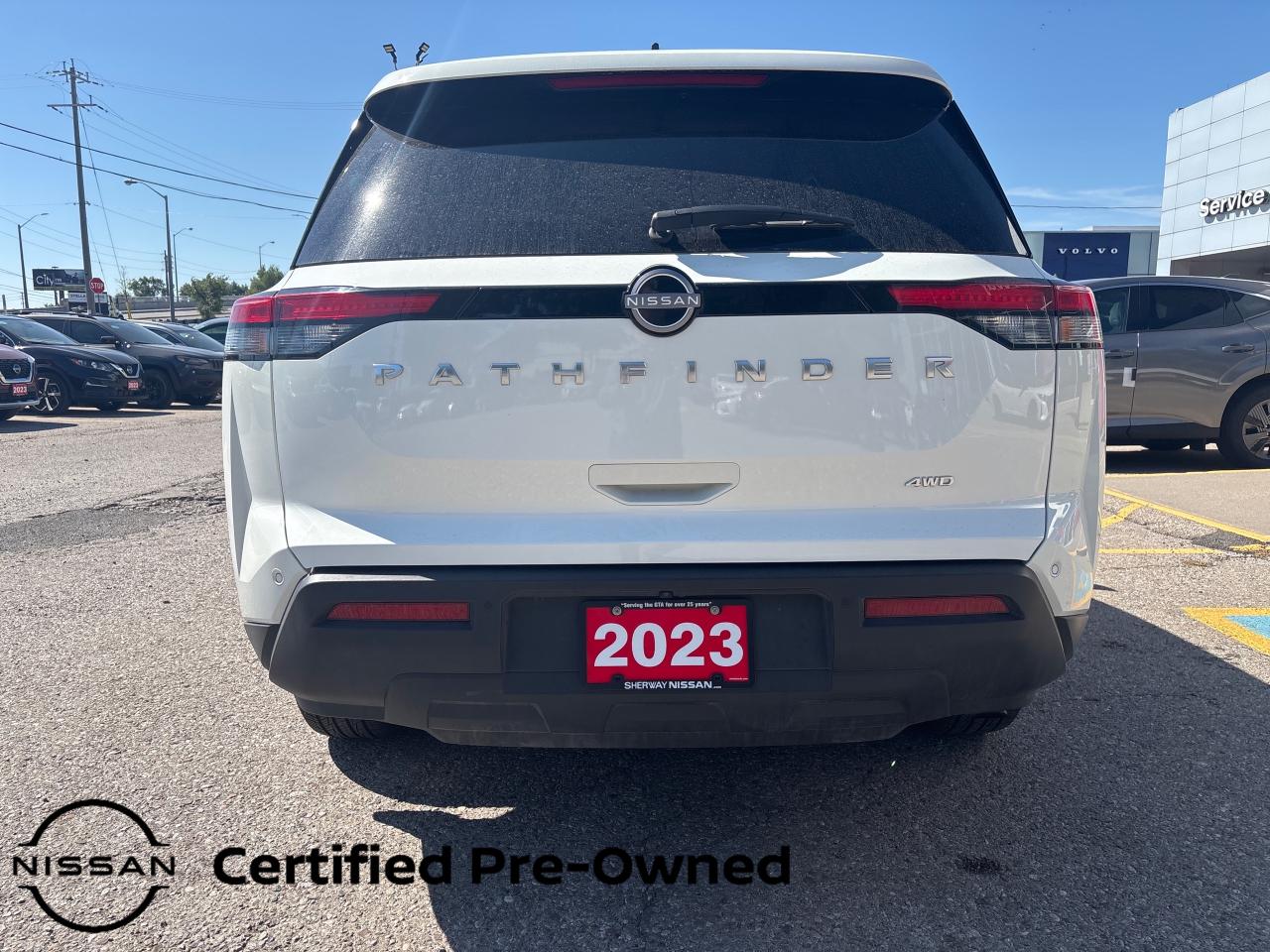 2023 Nissan Pathfinder S 4dr 4x4 Photo3